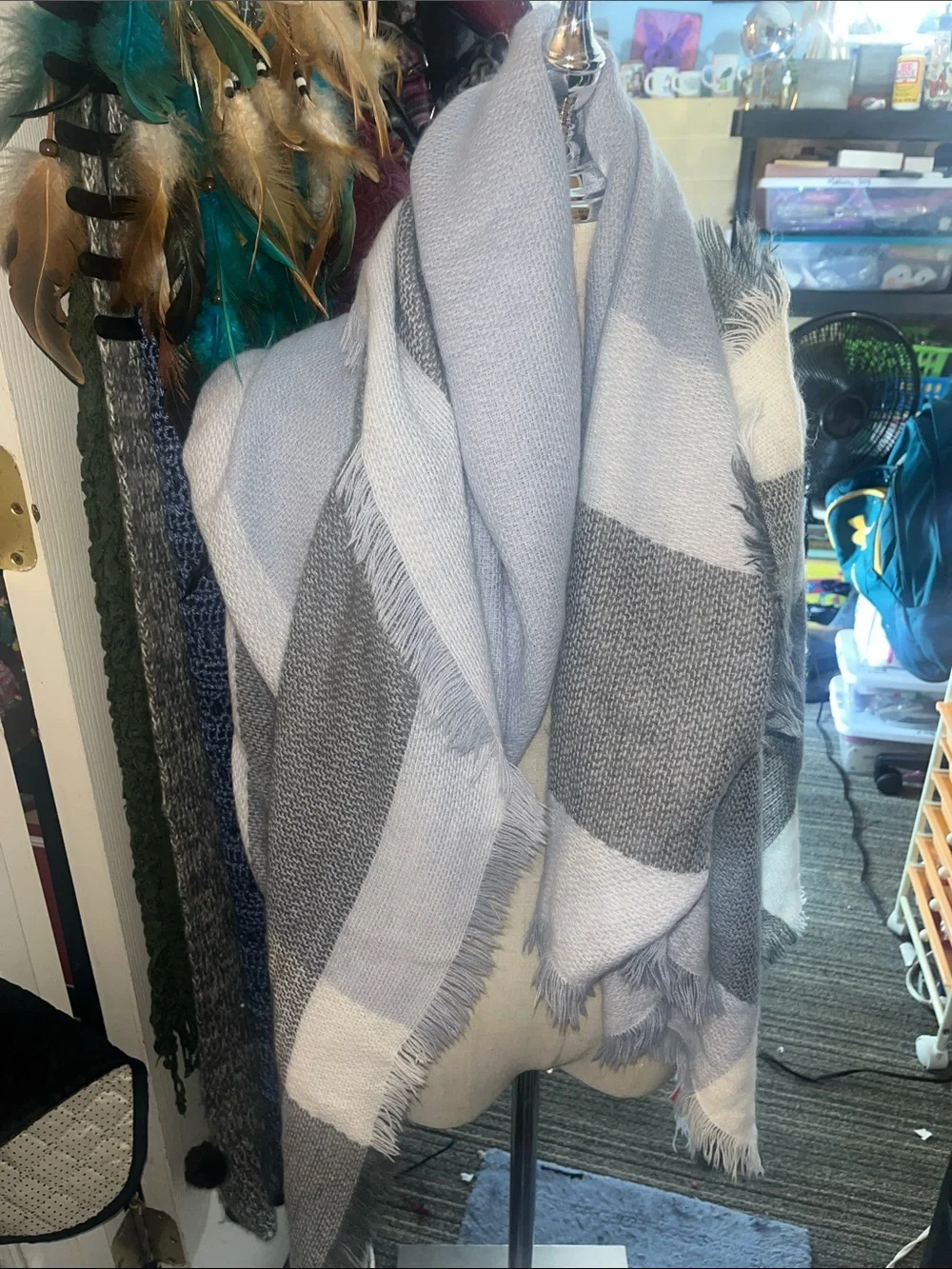 Cozy Gray & Light Gray Knot Fringed Throw Blanket  - S190